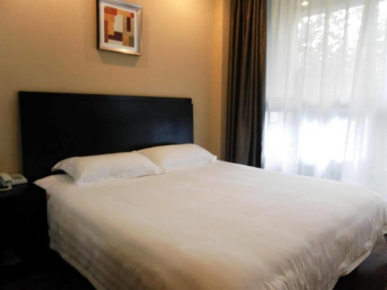 Jitai Hotel - People'S Square Branch Shanghai Exteriör bild